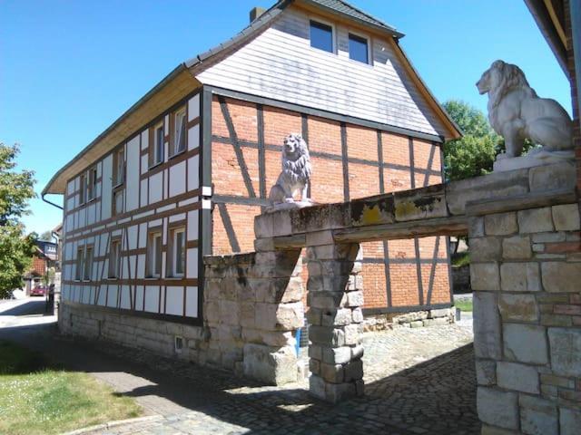 Mario'S Fachwerkhaus Am Huy Villa Exterior photo